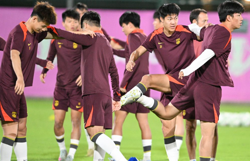 爱游戏官方网站-差距大！中国队VS日本队，亚足联给出6大对比，冠军已失去悬念？