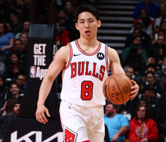 爱游戏在线登录-河村勇辉7助攻追平生涯最高！猛龙送公牛3连败 莺歌33+6+6