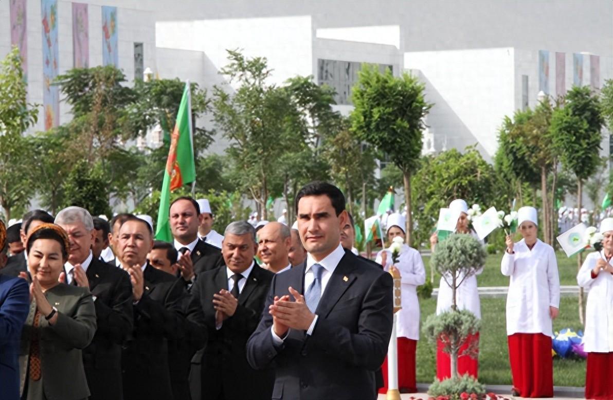 爱游戏在线登录-这才是铁哥们！还清中国81亿欠债，赠百亿大礼，西方各国都眼红