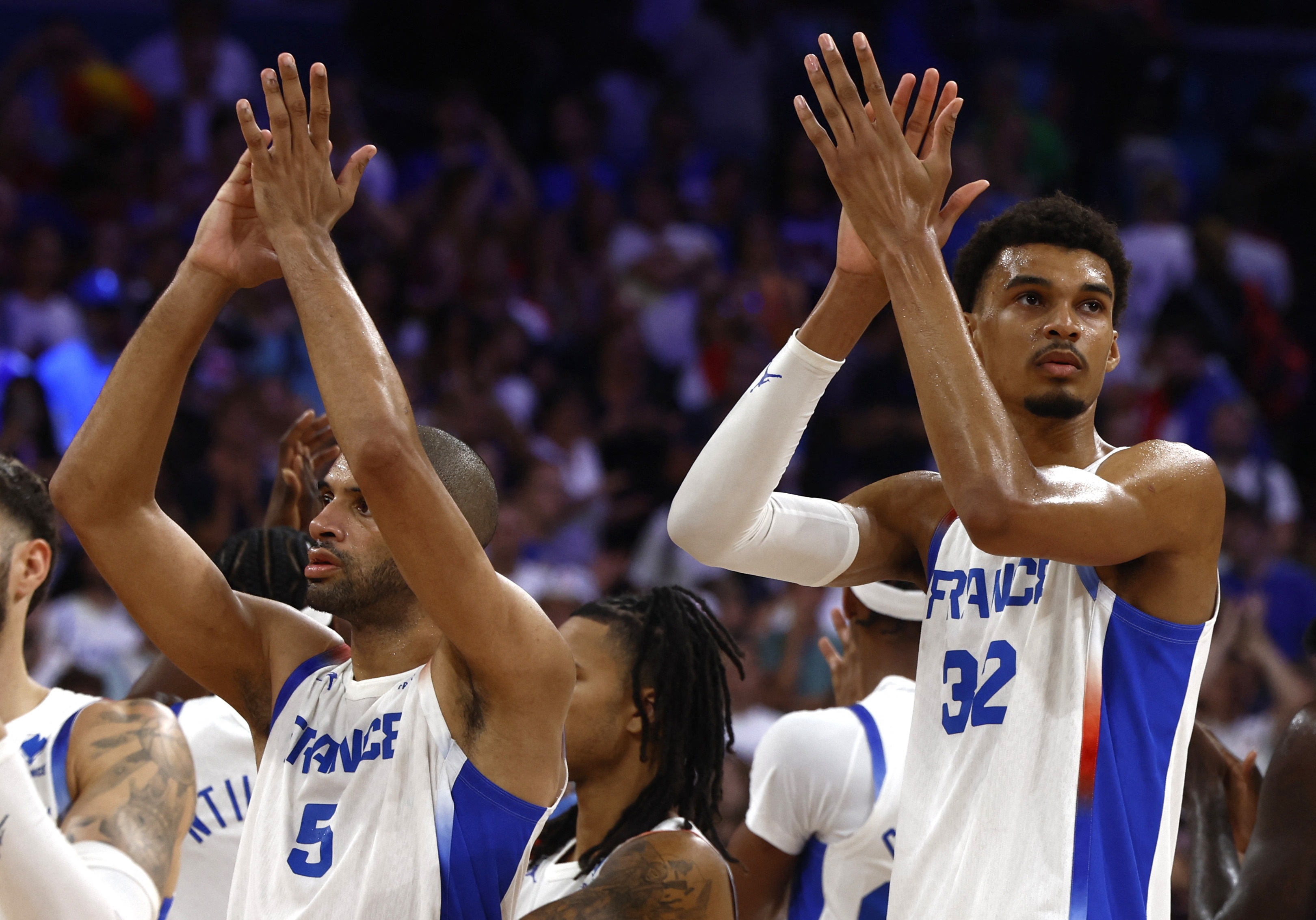 爱游戏登录入口-巴图姆:文班打出了MVP级别赛季 但我觉得他还有很多东西没参透